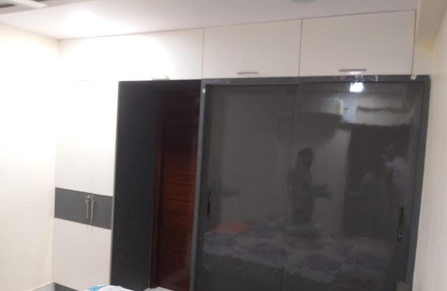 One Room in a furnished apmt