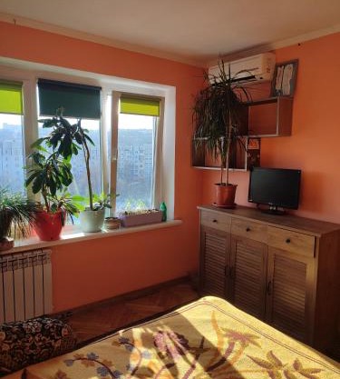 One room in apartment in the park center area of Chisinau