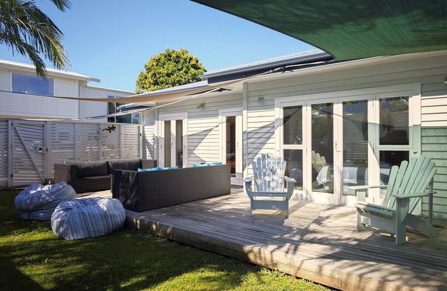 Oneroa Village, 5 mins to Oneroa beach, Restaurants & Shops | Be My Guest