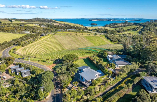 Oneroa Vines and Views | Stay Waiheke