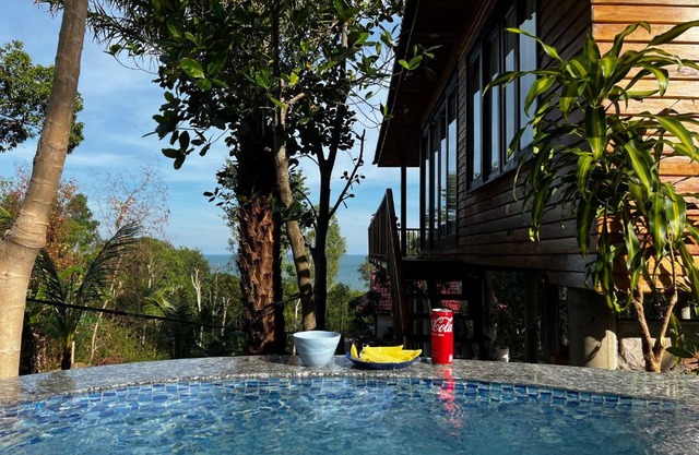 Ong Huong House Can 2