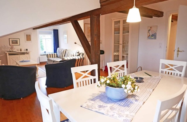 Only 400m from the Schlei, our cozy vacation apartment "Schleimuschel" is located on the 1st floor of a charming two-family house with tasteful furnishings and a garden for a great vacation feeling