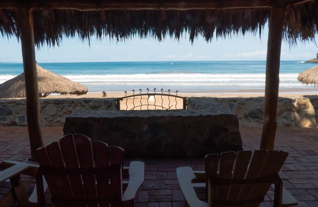 ONLY HOUSE ON THE SAND /SLEEPS 9 @ $ 51.00 a night per person