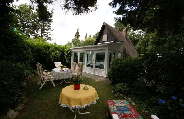 * Only roof house * lovingly furnished