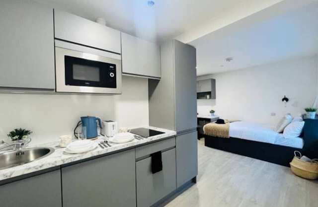 OnPoint Apartments - Convenient Studio Apartment - Old Trafford!