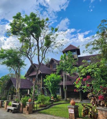 Oo Teak Villa
