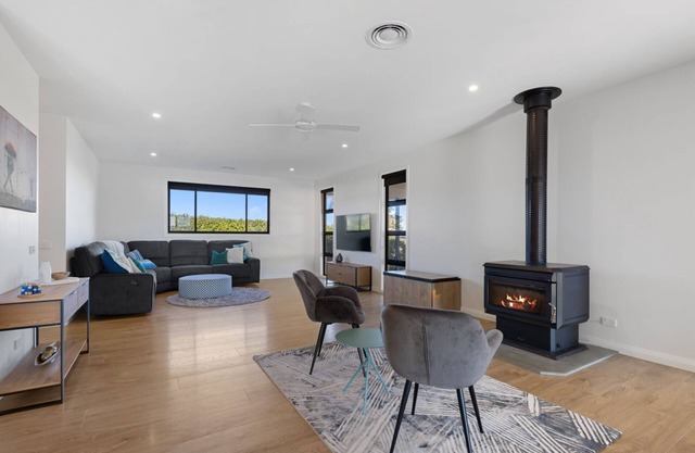 Opal - Mansfield - Sleeps 7