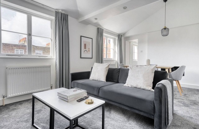 Open Plan Marylebone 3BR, walk to Oxford St, by Blueground