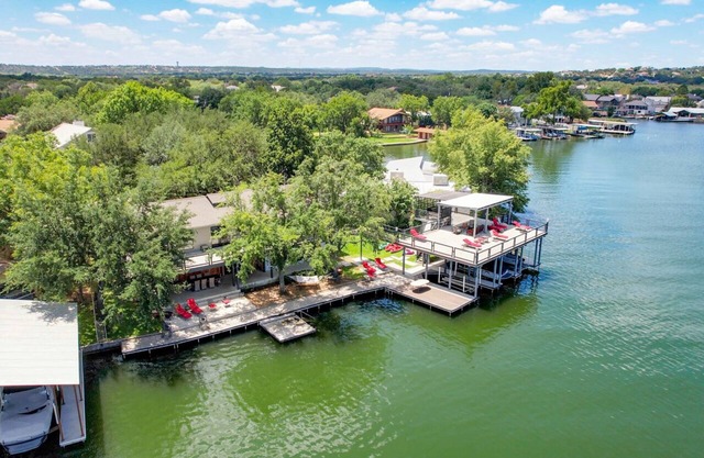 Open Water! Boat & 2 JetSki Docks, Gorgeous Swim Area, Water Toys, Pool Table!