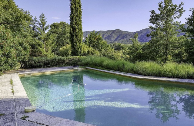 Oppede Nest - Independent studio for 2 people, quiet, with pool near Oppède