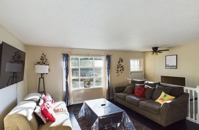 Opuluxe Enjoy Fayetteville's 4 BR Hidden Gem!