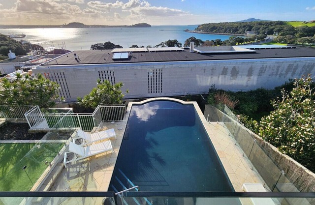 Orakei Grandeur Mansion with Sea Views & Pool