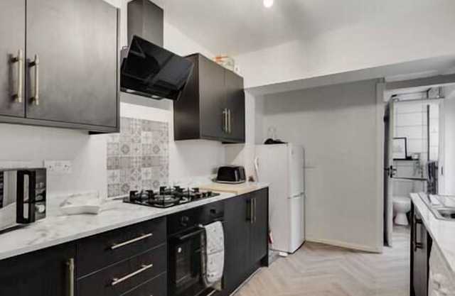 Orange Rentals- Home for 8 guests- FREE Parking