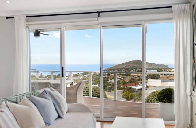 Orca Beach House, Encounter Bay - Wi-Fi and Linen Included