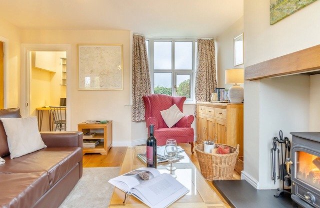 Orchard Cottage - Two Bedroom House, Sleeps 4