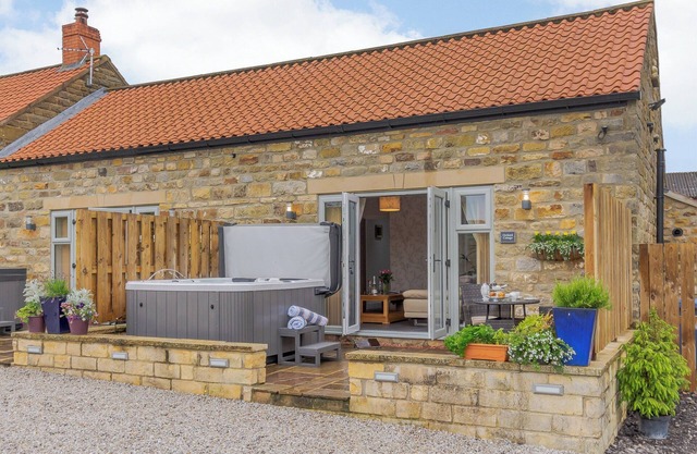 Orchard Cottage - UK30524