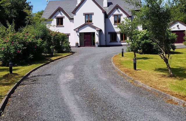 Orchard House, Ballyvaughan - Deluxe Holiday home on on the Wild Atlantic Way.