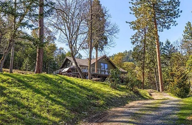 Oregon Mountain Chalet!