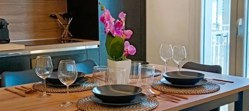 Orelli House - TriLocal Superior "2 Bedrooms & 2 Bathrooms "