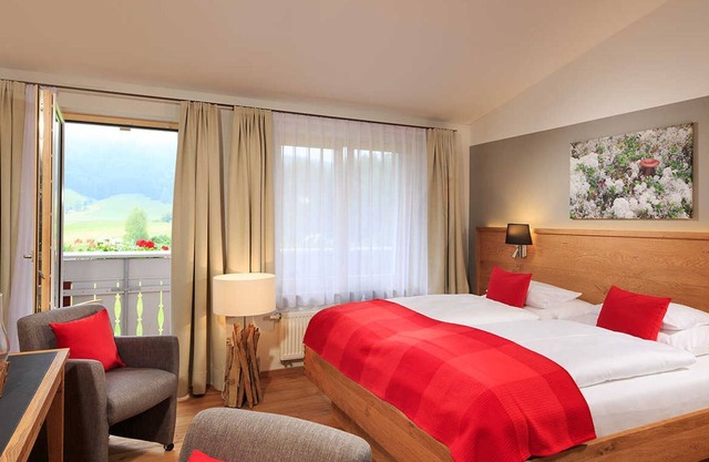 Organic - Wildkräuterzimmer with balcony EZ - Nature Landhaus Krone