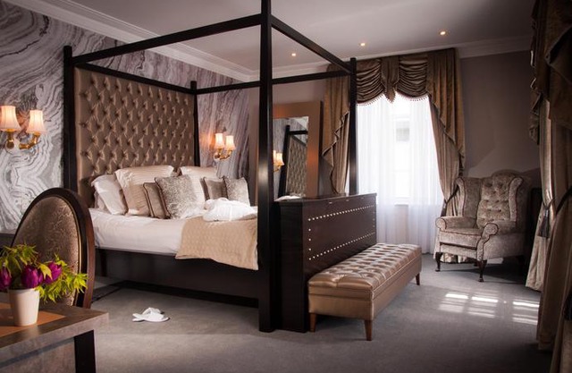 Oriel House Hotel