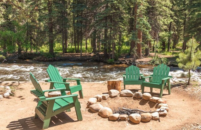 Original RMNP River Front Cabin on Thompson River