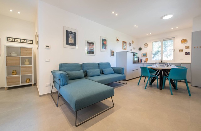 Orizzonte 11 - Two Bedroom Apartment, Sleeps 5