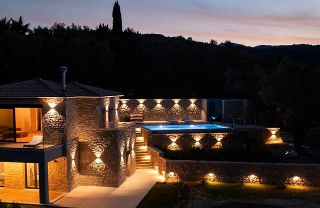 Orraon Luxury Villa nUnique panoramic view with infinity pool- 3 km from Lefkas