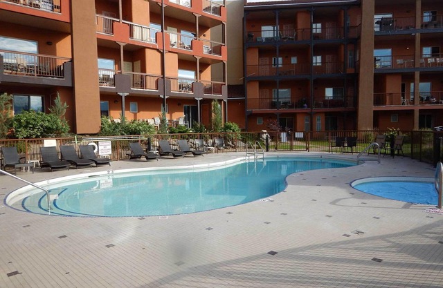 Osoyoos Escape - Snowbirds or Summer Adventures for All