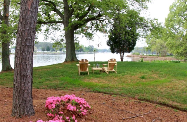 Osprey Point - Tranquil Waterfront Cottage w/ Pool & Kayaks - Pets Welcome!