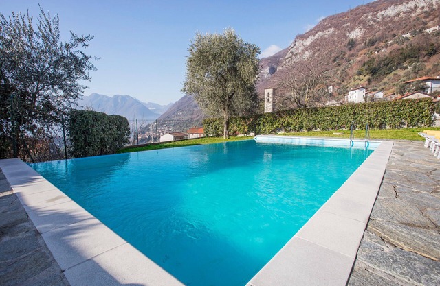 Ossuccio Grande apartment "B" sleeps 8 with pool by Italian Apartments.