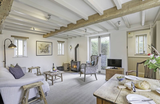 Ostlers Loft - a Cotswold cottage that sleeps 2 guests