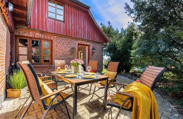 Ostseedomizil II - fireplace, shower, bathtub, terrace, garden furniture, barbecue