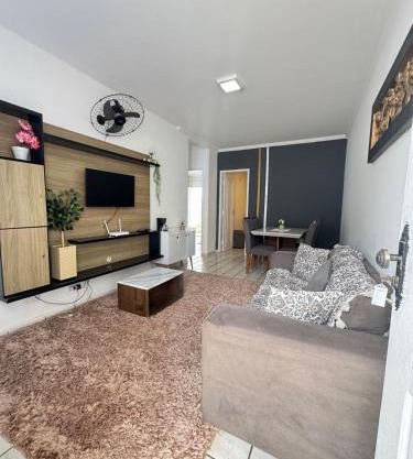 Otima casa bem localizaca para 6 a 8 pessoas