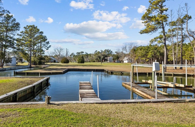 Otter Banks Retreat- Sound Front Home in Beaufort, NC