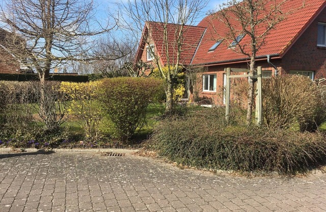 Otterndorf: Holiday home, ground floor, 120m2, garden, play street, close to the beach/town