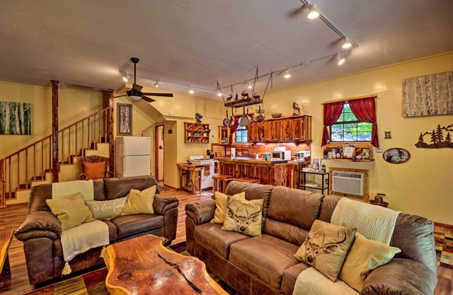 Ouachita River Cabin: Royal Haven w/Dock!