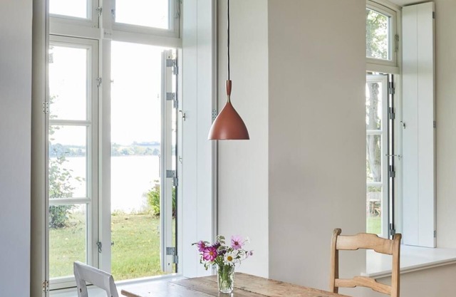 Our 1-room vacation apartment "Kleines Fährhaus" is ideal for couples or friends who want to enjoy a quiet break, with a great view of the Schlei from the entire apartment
