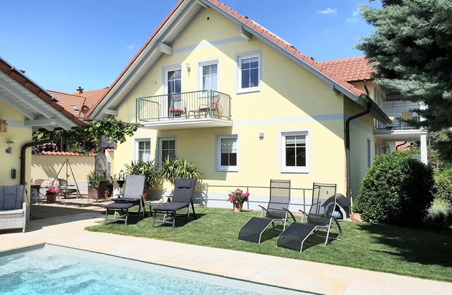 Our guest house 'wine paradise', at the sea of ​vines is ideal for relaxing holidays