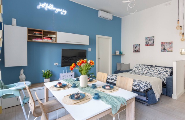 OurJoy Condo, 55sm, free private parking and breakfast, high-speed WIFi and A/C