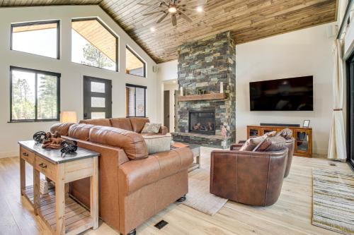 Outdoor Entertainment Area Cabin in Show Low!