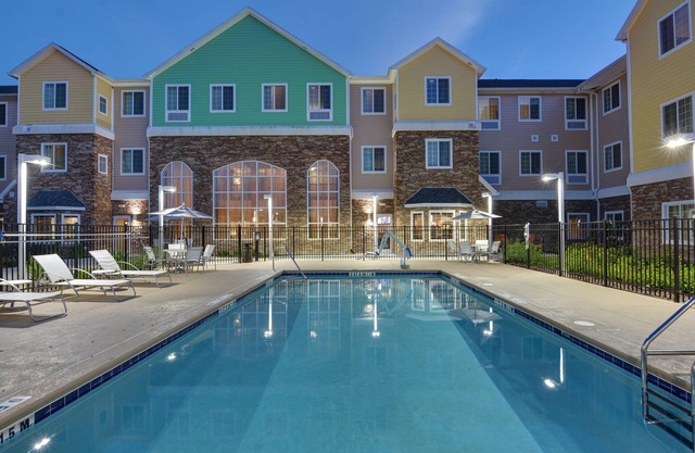 Outdoor Pool. Private Suite Perfect for Groups!
