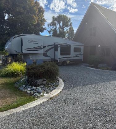 Outpost RV Accomodation Fiordland