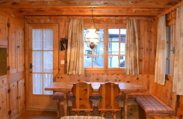 Outside : 3-storey chalet in the center of the old village, entrance on the 1st floor,for 5 persons,