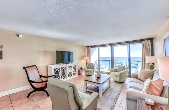 Outstanding 2 bedroom/2 bath gulf front condo