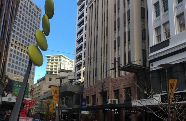 Outstanding Central Lambton Quay Apartment
