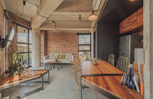Outstanding Rustic Flat in the center of Laureles