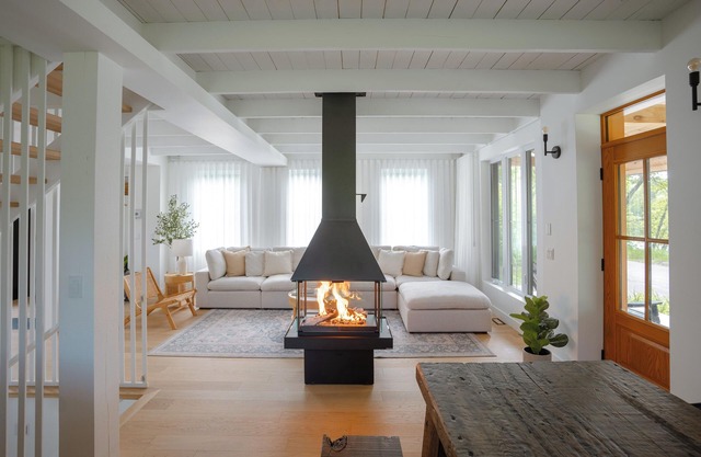 ōVive – Stunning River View, Design, Hot Tub & Tremblant