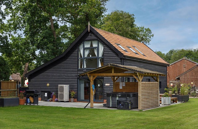 Owl Barn - Norfolk - Four Bedroom House, Sleeps 8