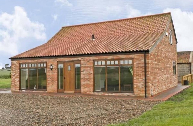 OWL COTTAGE, family friendly, character holiday cottage in Hedon